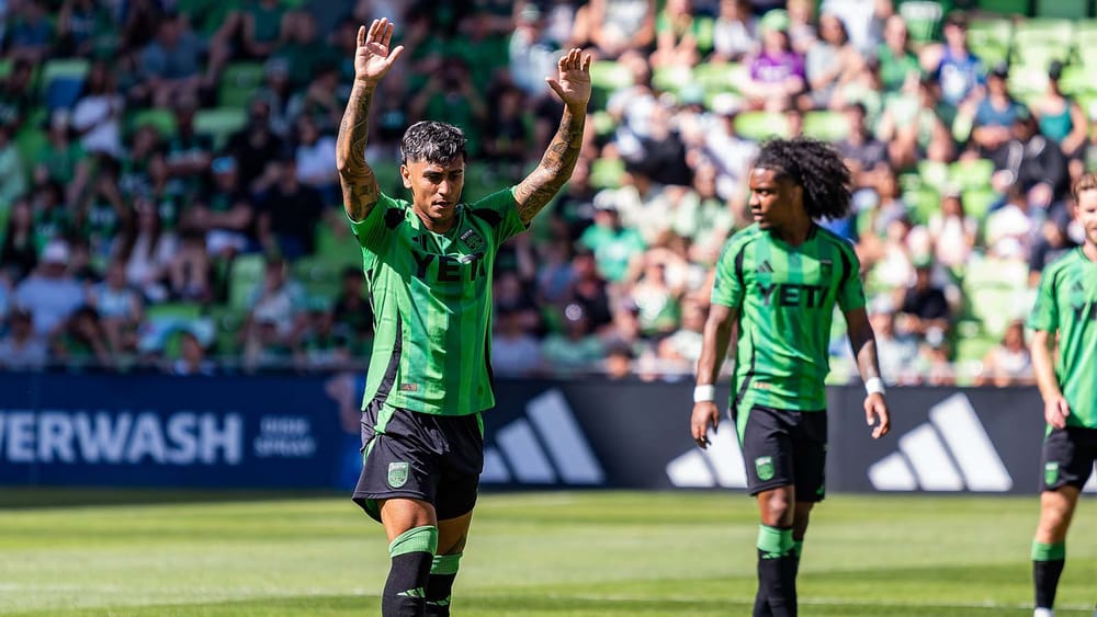 Facundo Torres standing over a free kick