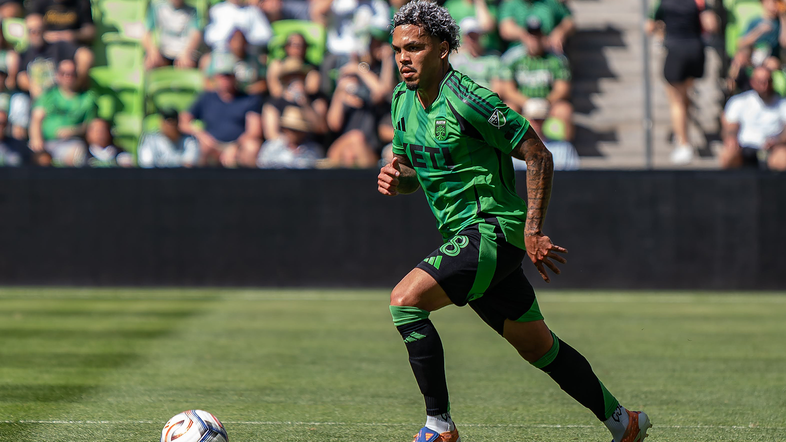 Austin FC's Dani Pereira dribbles ball in match against D.C. United